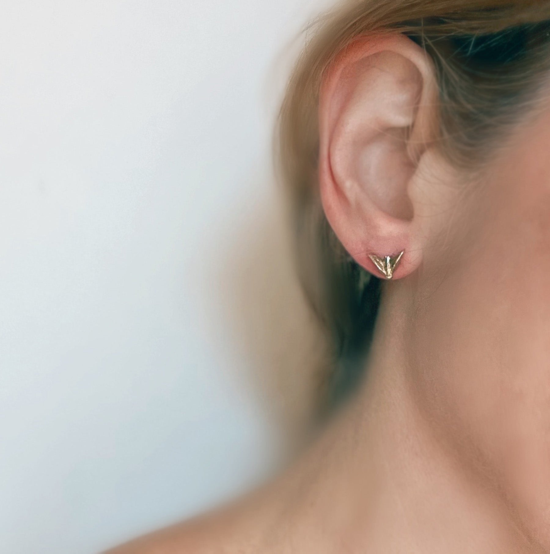 SAND DOVE studs