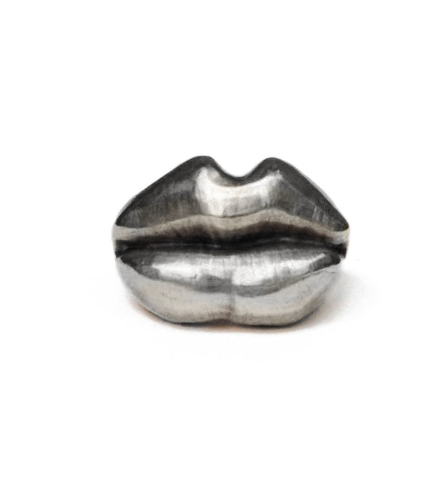 Silver Kiss